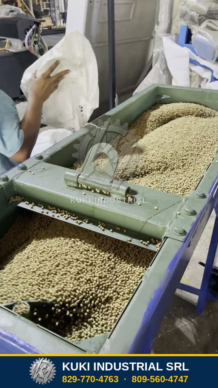Mezcladora de alimentos de Kuki Industrial trabajando